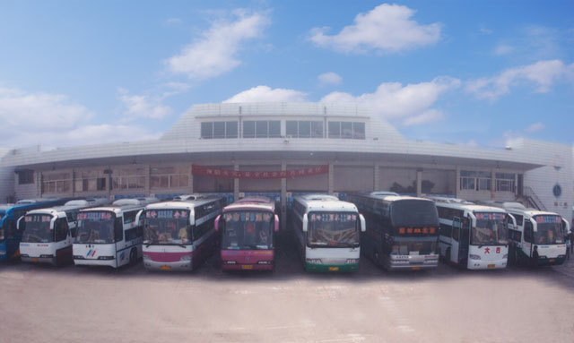 请问德阳有到盐亭的车么?如果有是哪个车站。