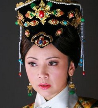 邓萃雯 版皇后
